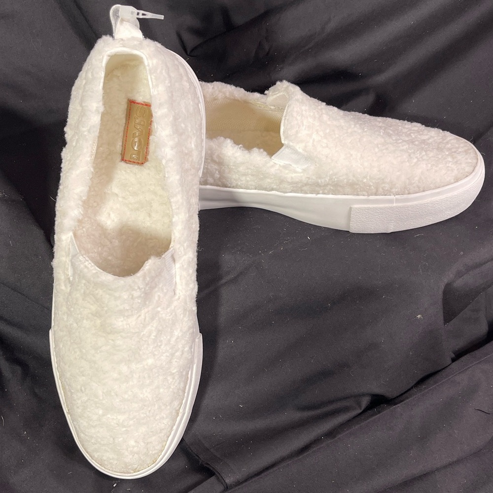Levi's Cream Fuzzy Slip-On Shoes - NWT 8.5